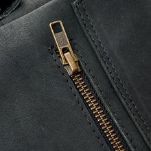 Załaduj obraz w przeglądarce galerii, Skórzana torba na aparat "Kouprey"