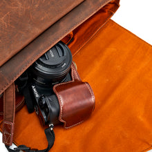 Załaduj obraz w przeglądarce galerii, Skórzana torba na aparat "Kouprey"